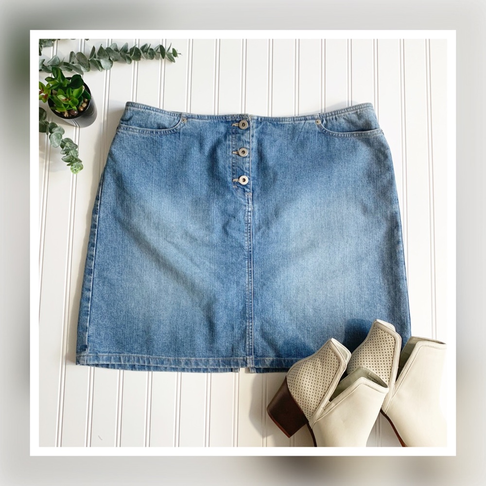 LOFT Ann Taylor Button Front Denim Skirt